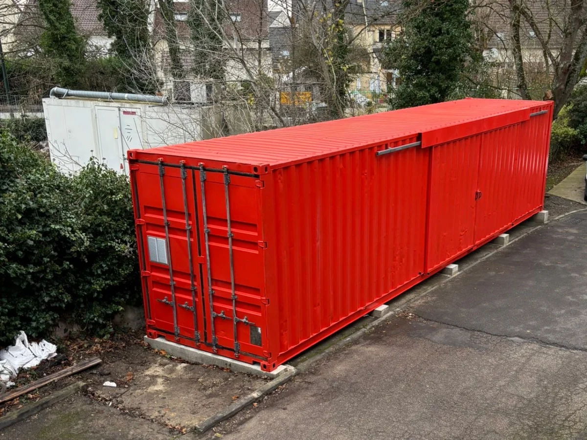 Local de stockage en container de 40 pieds avec porte coulissante – Image 2