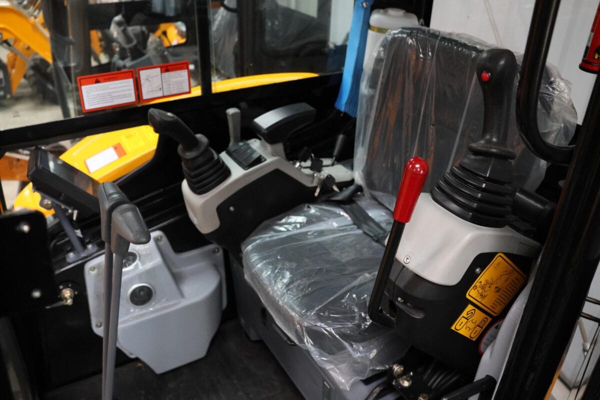 Mini Pelle APS KMZ 28 avec bras de torsion – Image 5