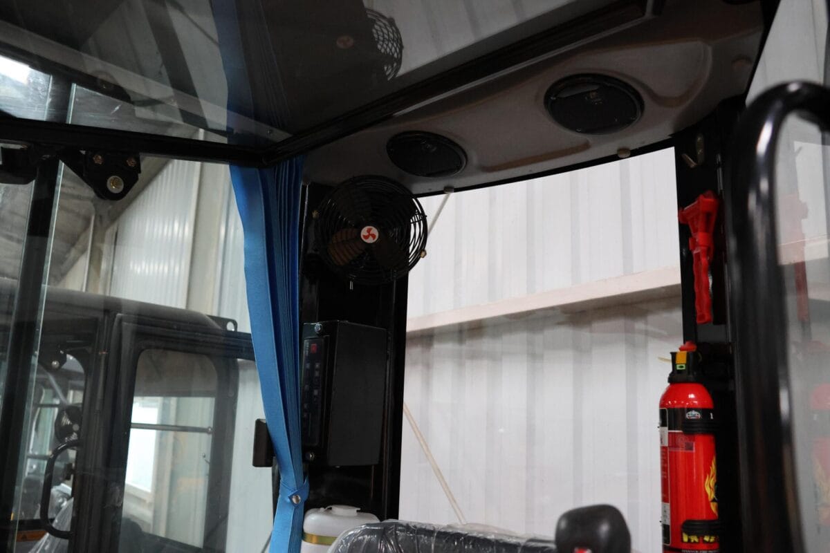 Mini Pelle APS KMZ 28 avec bras de torsion – Image 6