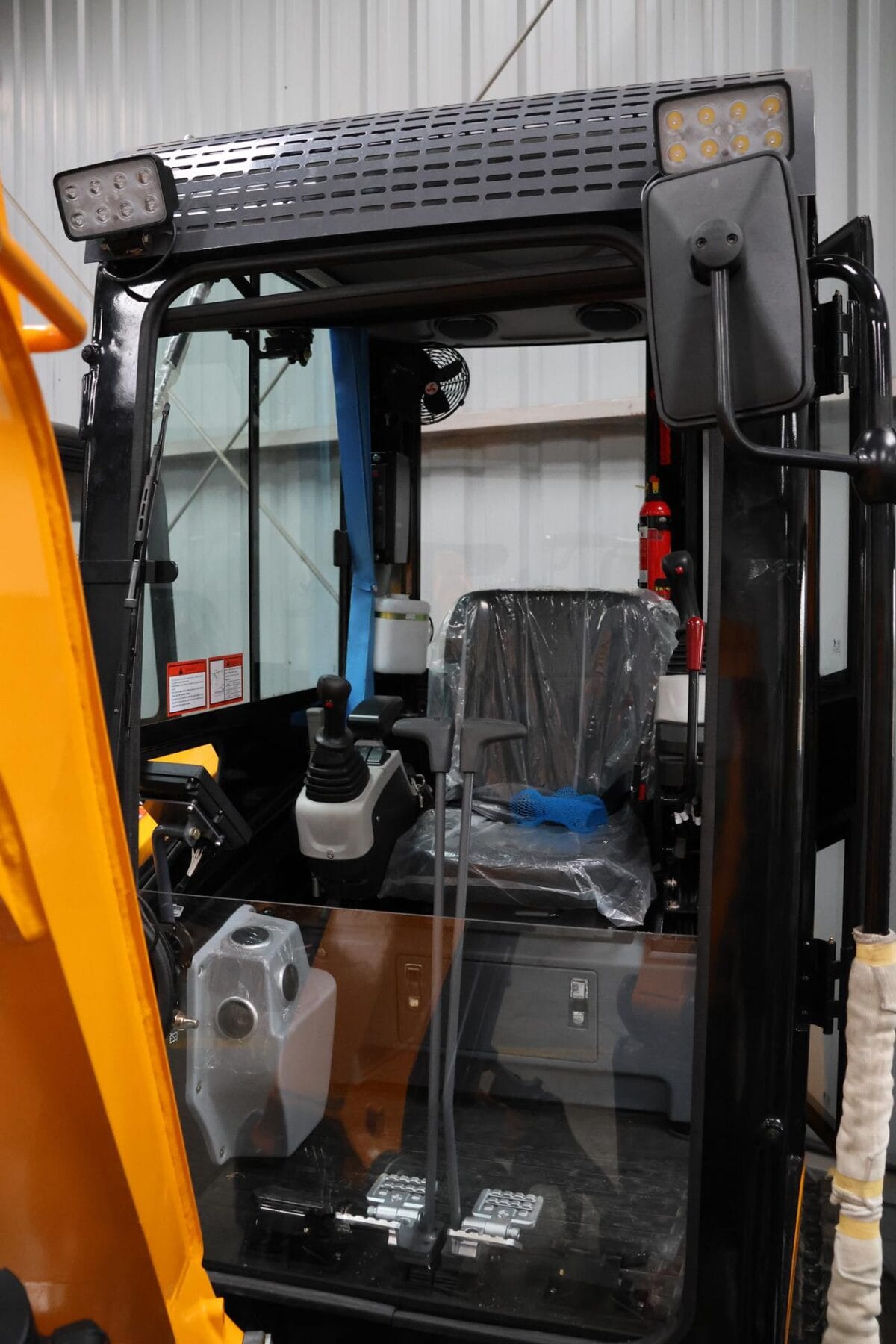 Mini Pelle APS KMZ 28 avec bras de torsion – Image 8