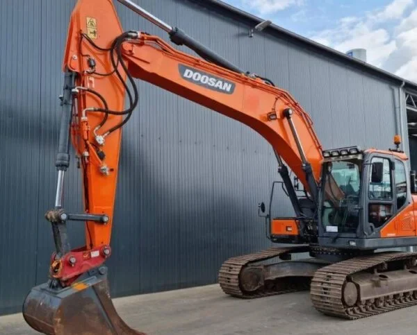 2015 DOOSAN DX255LC-5