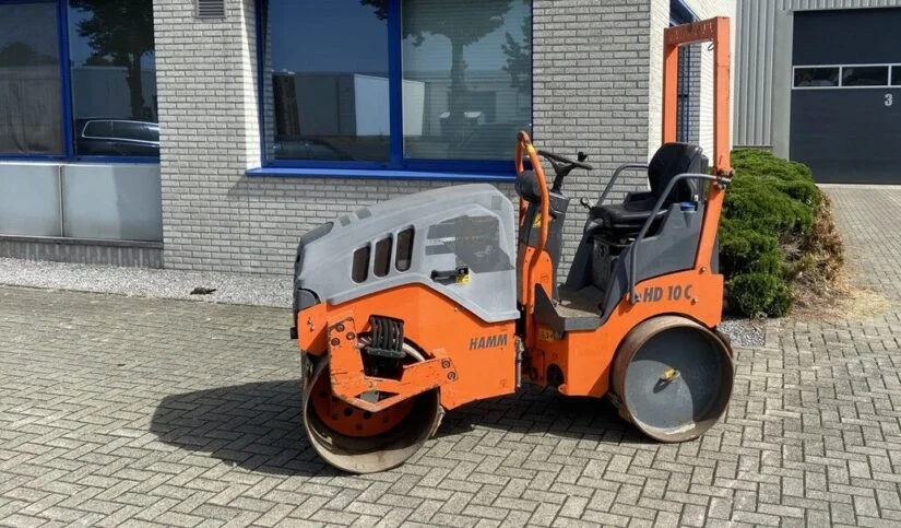 1-73-825x483-1.webp 2012 HAMM HD 10C VV – Image 1