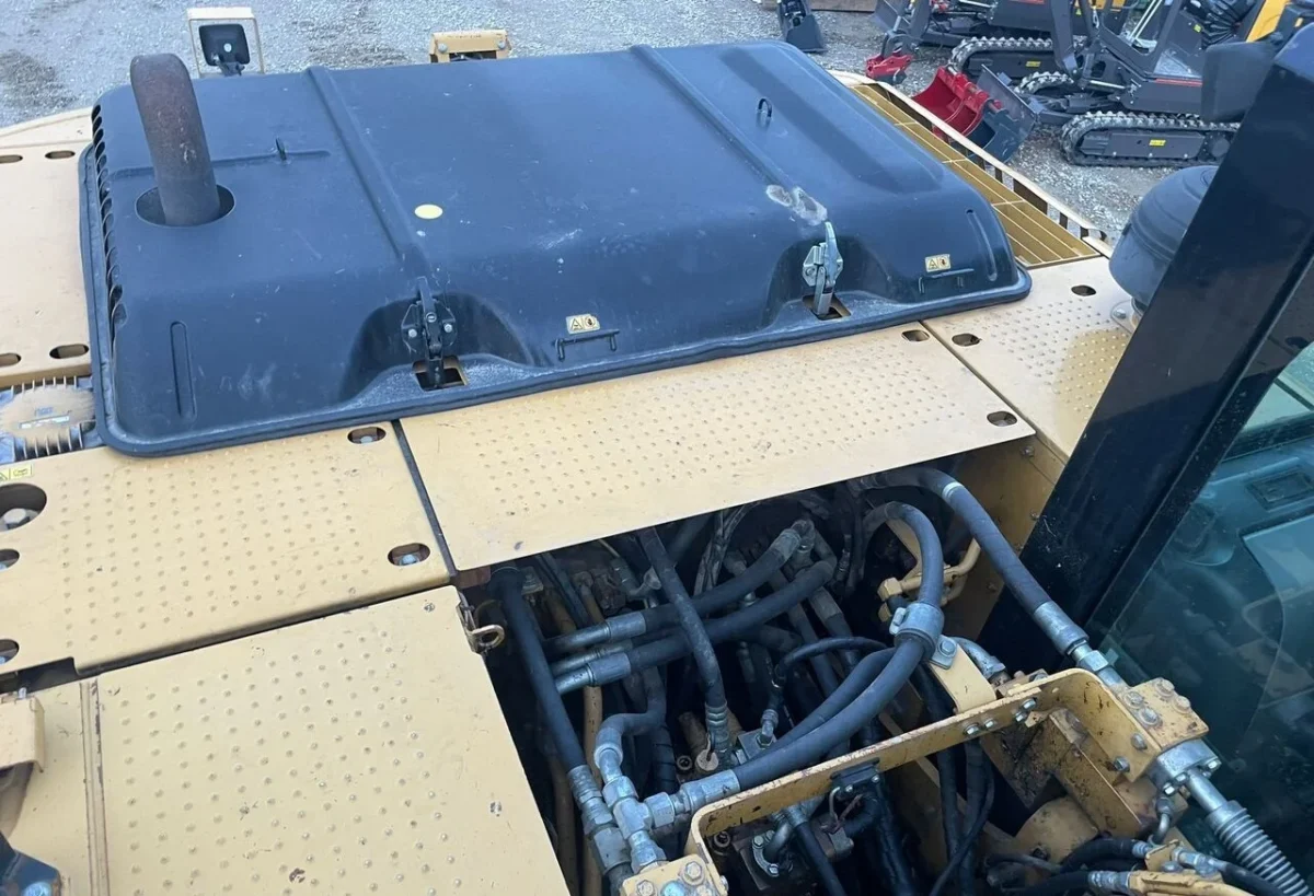 2011 CATERPILLAR 320DL – Image 17