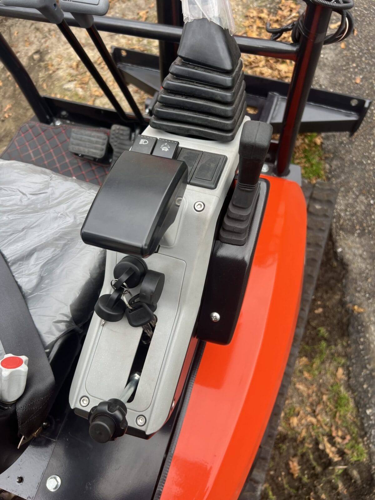 Mini Pelle Rotative Baimse 2500 kg, Moteur 3 Cylindres Kubota D1105 | Émeraude-Pelle – Image 10