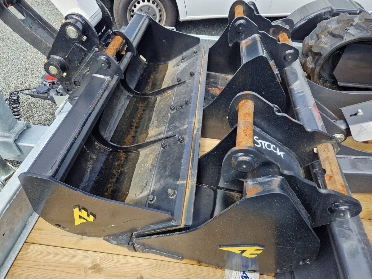 Bobcat E27Z, (2023), 2.7T + Remorque + 3 Godets + Marteau BRH Hydraulique – occasion – Image 5