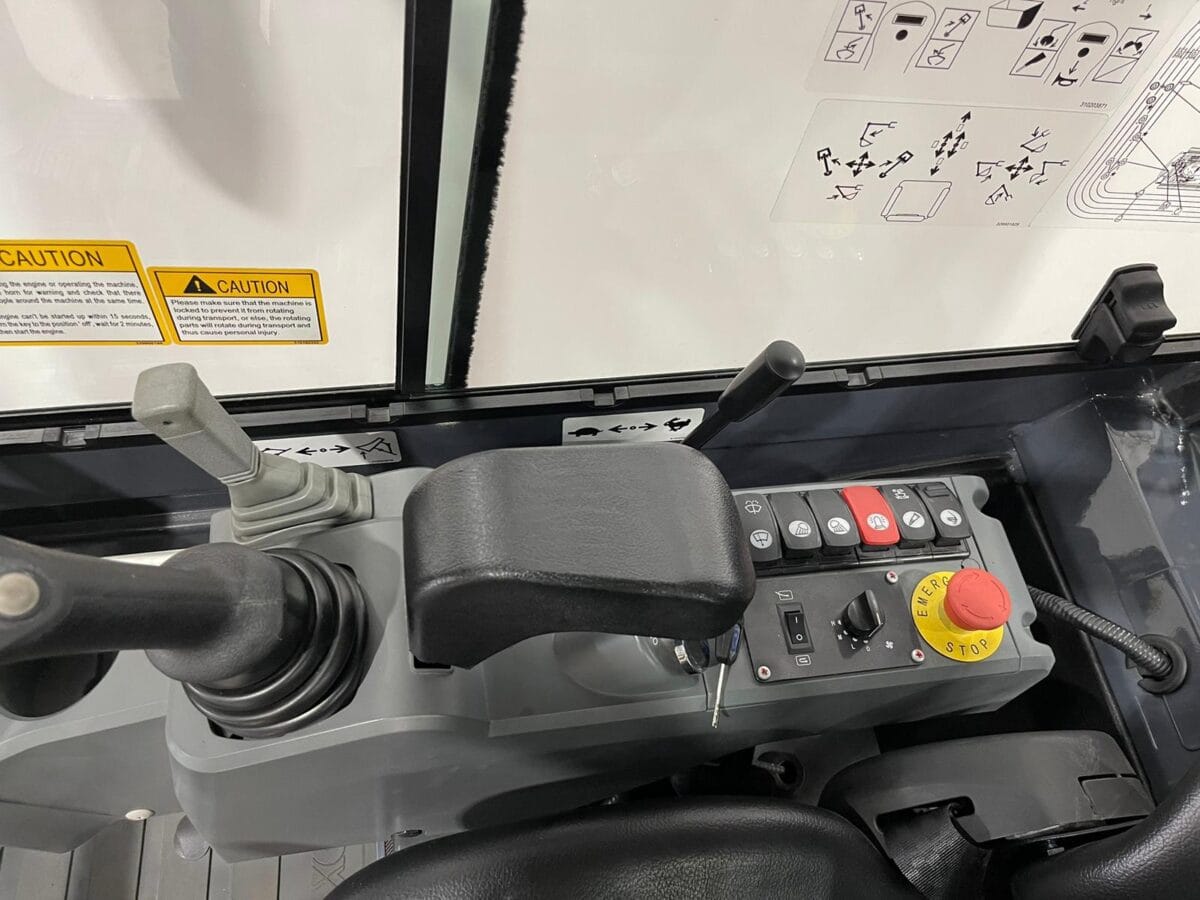 Mini-pelle XCMG XE20E-C – Image 10