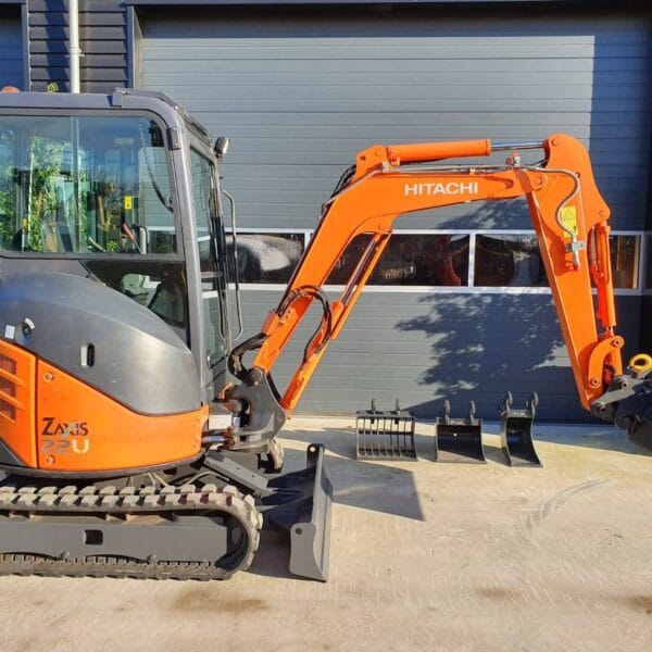 Hitachi ZX22U-2 CLR, (2014), 2.53T – occasion