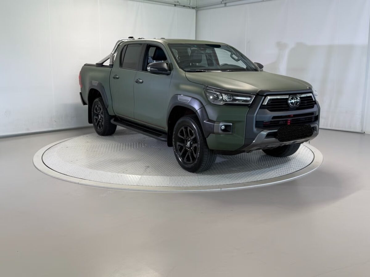 1 Toyota Hilux 2.8 204 ch D-CAB – Image 1