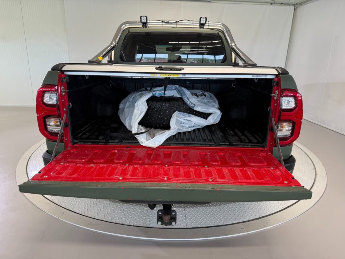 Toyota Hilux 2.8 204 ch D-CAB – Image 30