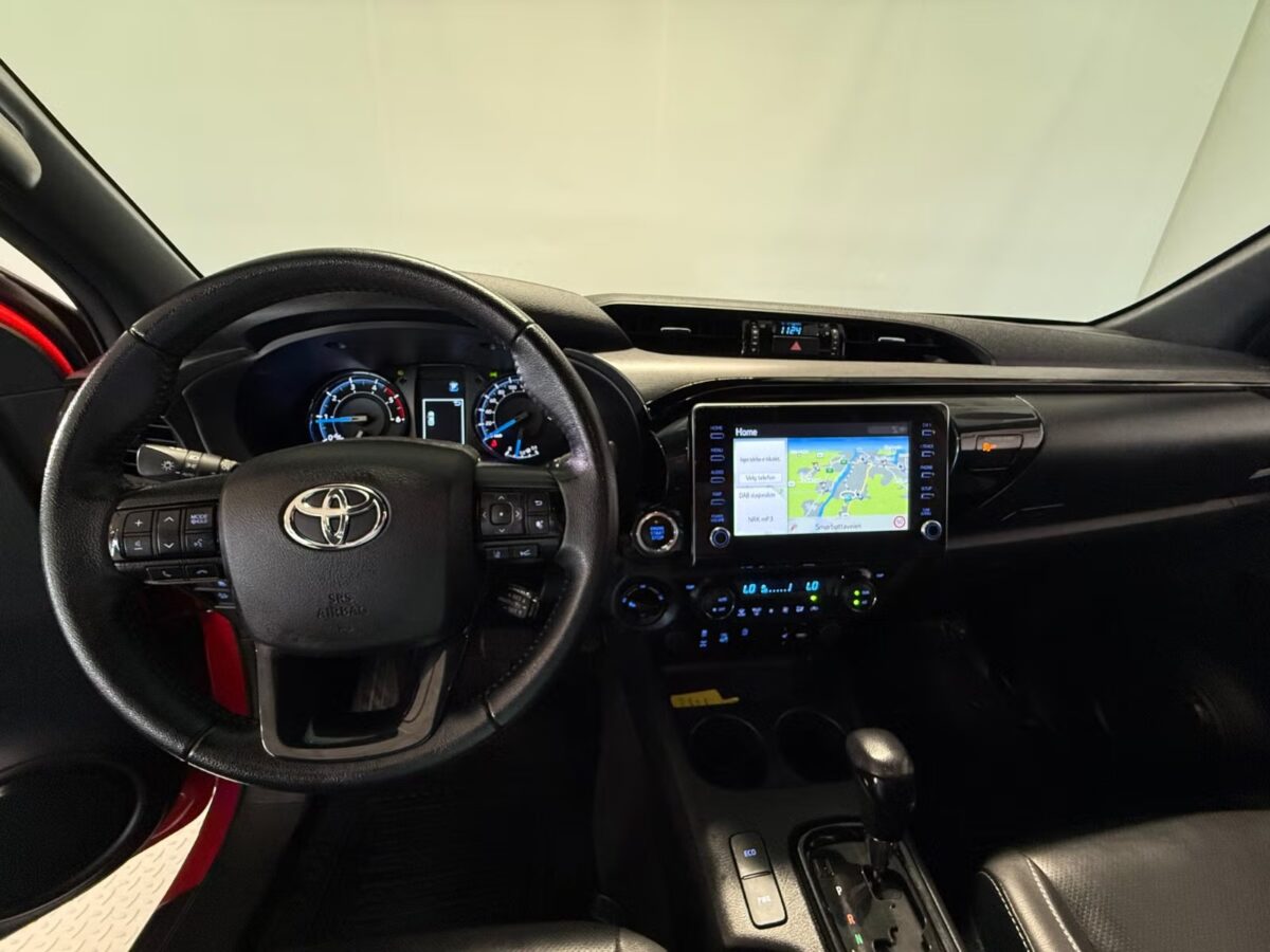 Toyota Hilux 2.8 204 ch D-CAB – Image 28