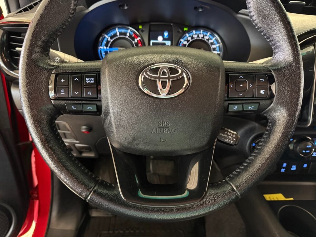 Toyota Hilux 2.8 204 ch D-CAB – Image 24