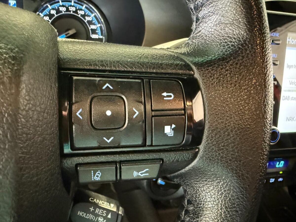 Toyota Hilux 2.8 204 ch D-CAB – Image 26