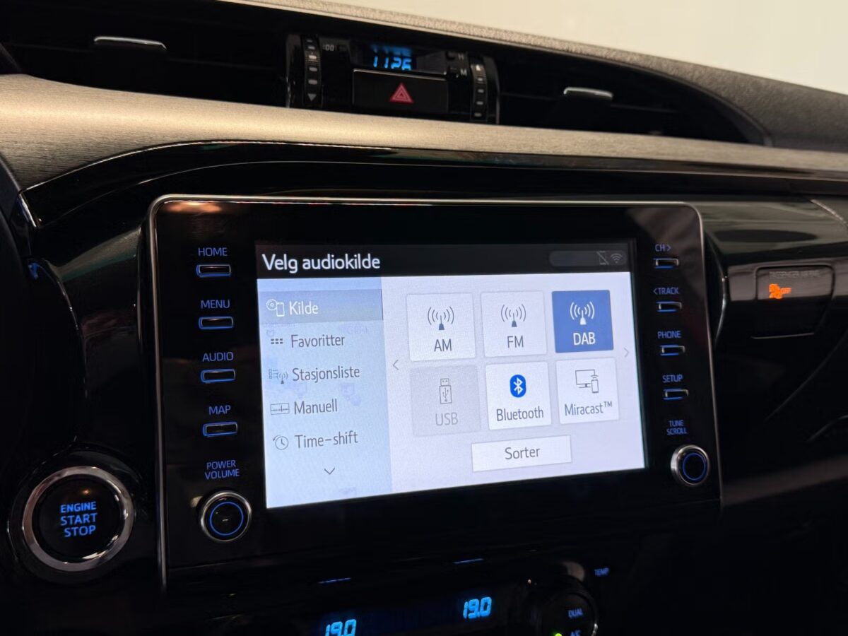 Toyota Hilux 2.8 204 ch D-CAB – Image 22