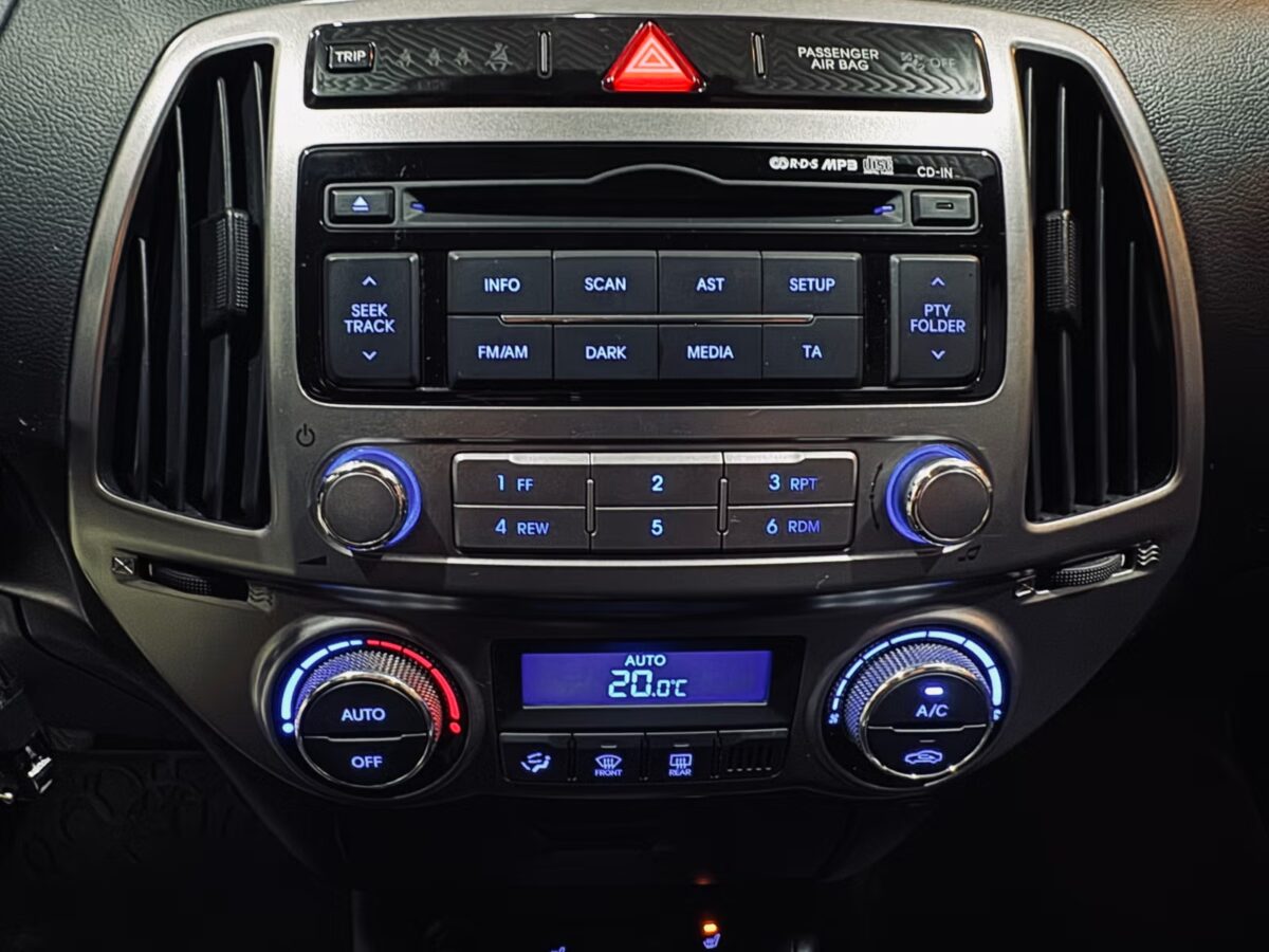 Hyundai i20 1.2 85 Edition Spéciale – Image 8