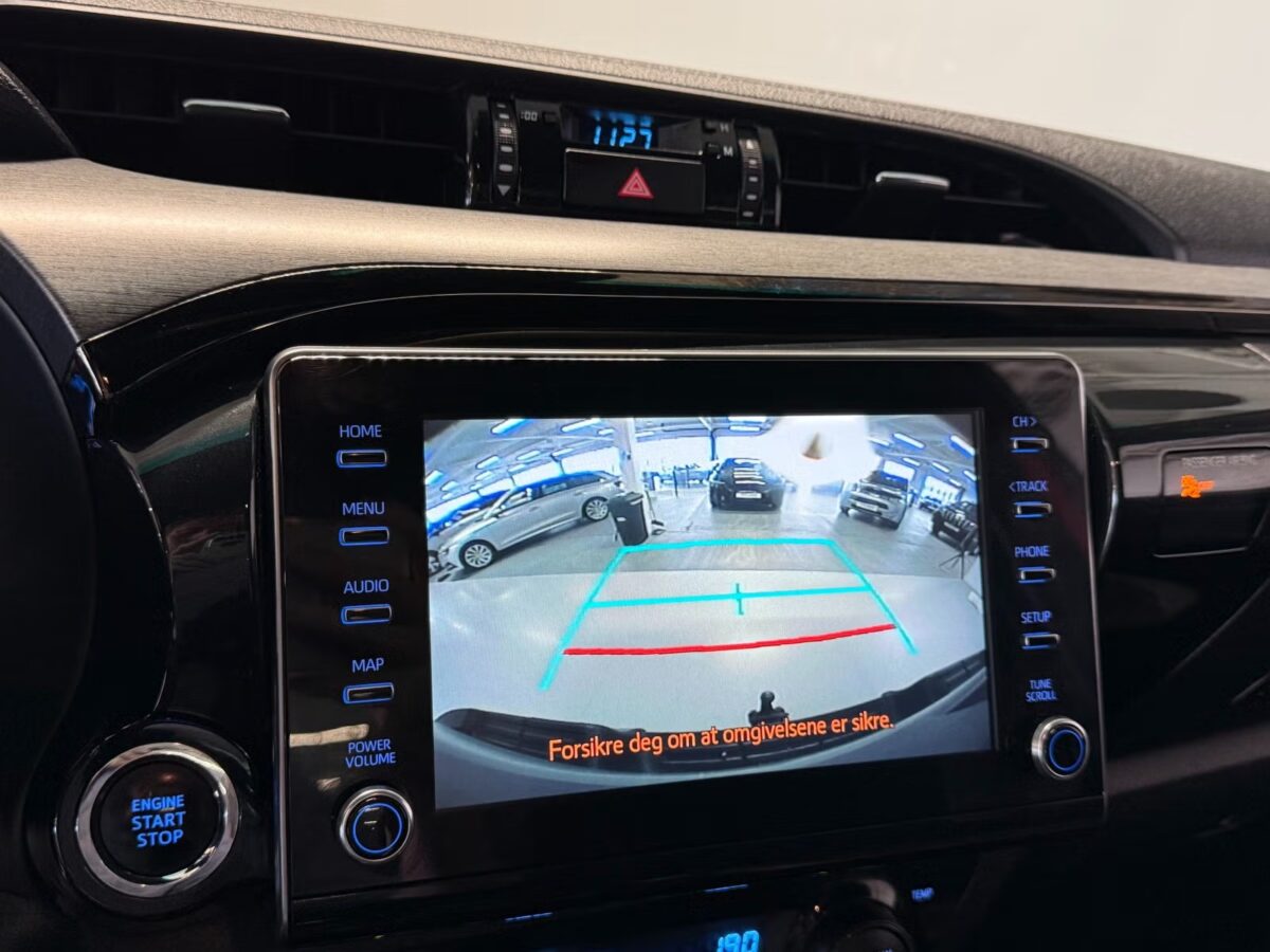 Toyota Hilux 2.8 204 ch D-CAB – Image 19