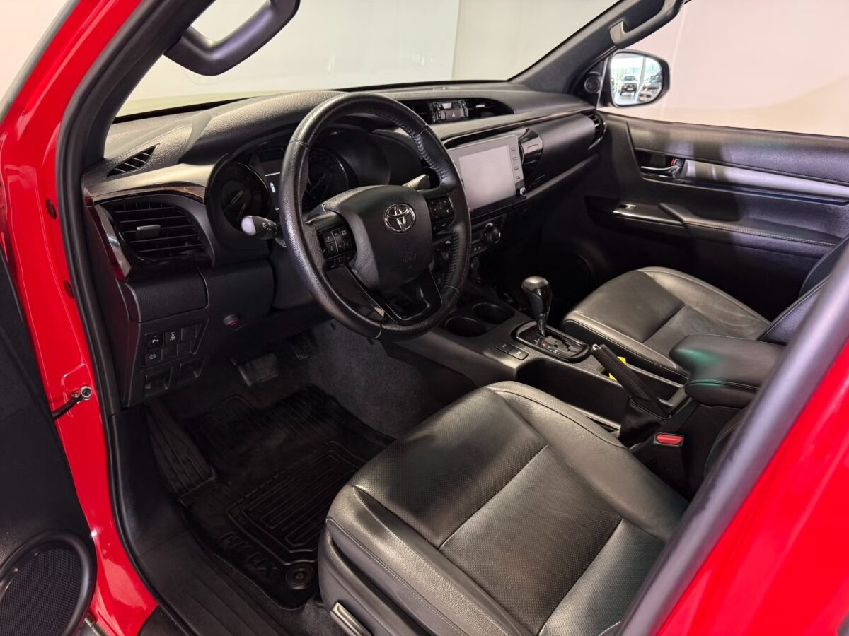 Toyota Hilux 2.8 204 ch D-CAB – Image 16