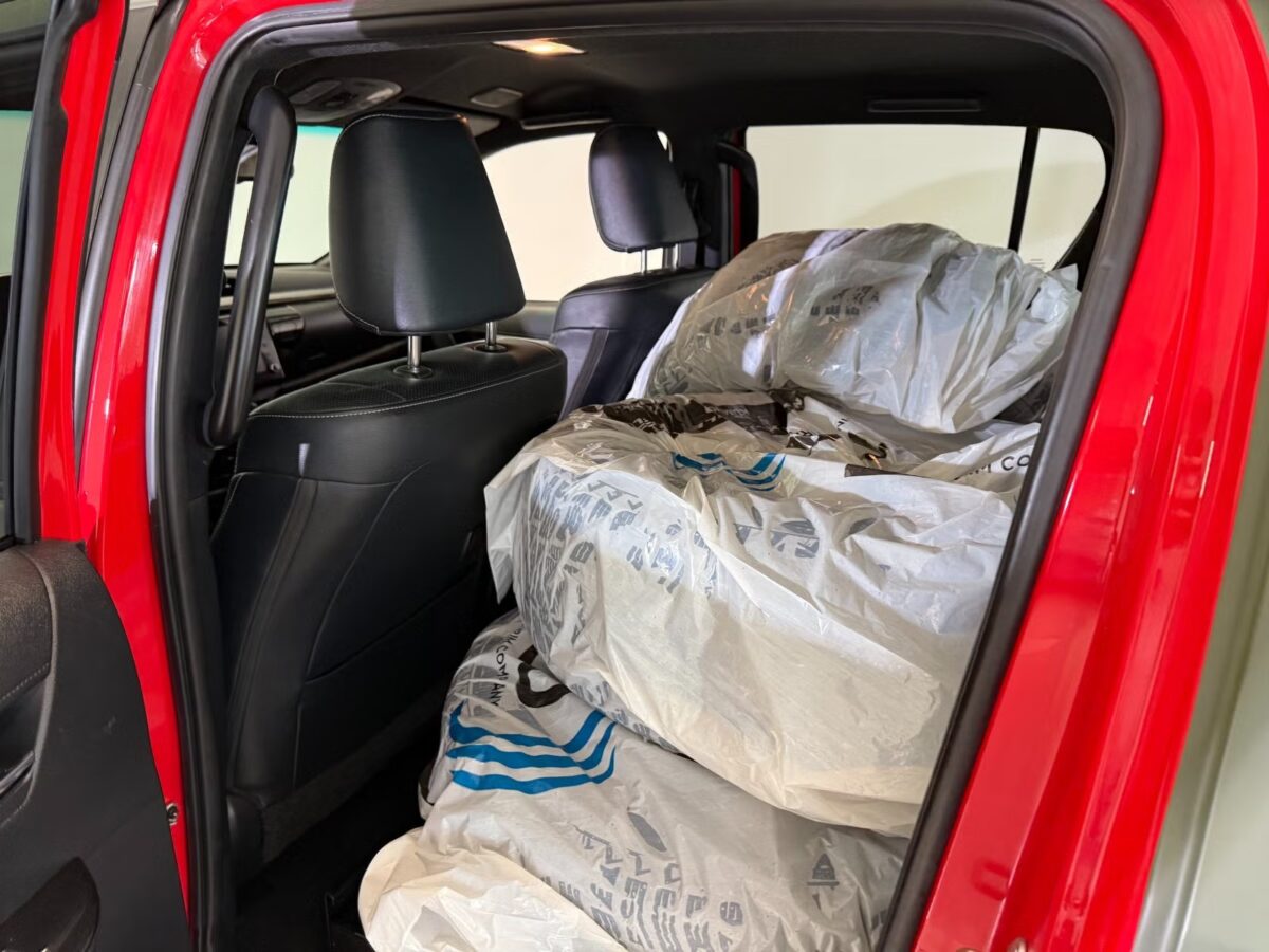 Toyota Hilux 2.8 204 ch D-CAB – Image 12