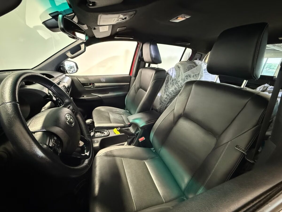 Toyota Hilux 2.8 204 ch D-CAB – Image 10