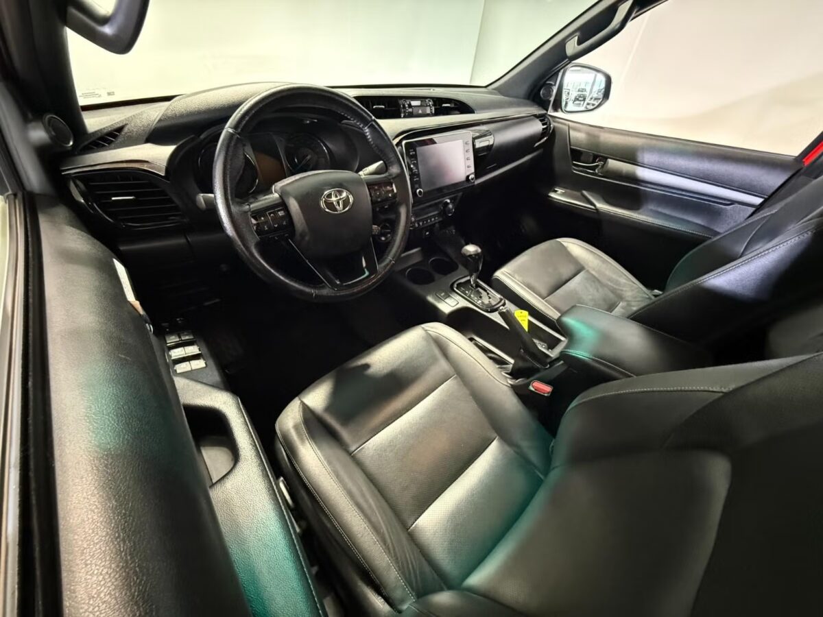 Toyota Hilux 2.8 204 ch D-CAB – Image 2