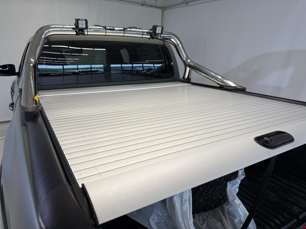 Toyota Hilux 2.8 204 ch D-CAB – Image 32