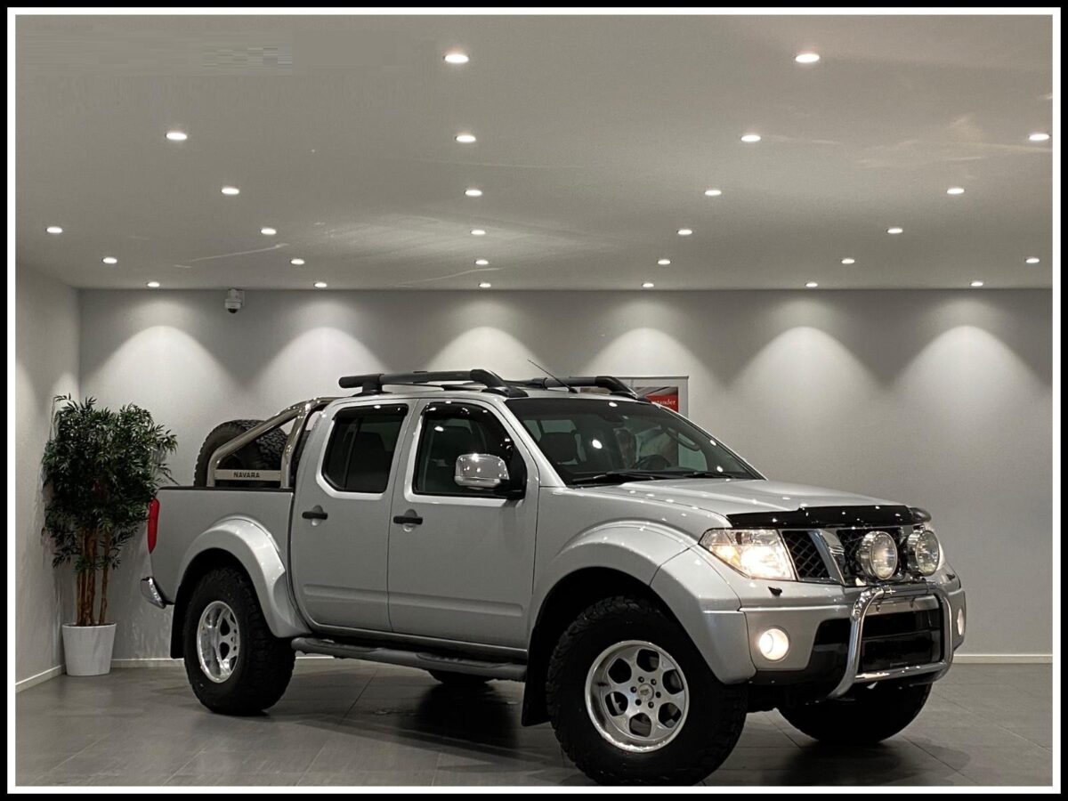 Nissan Navara 2.5DCI/ARCTICTRUCK35"/DOUBLE CABINE/CUIR/TOIT OUVRANT++ (Copie) – Image 1