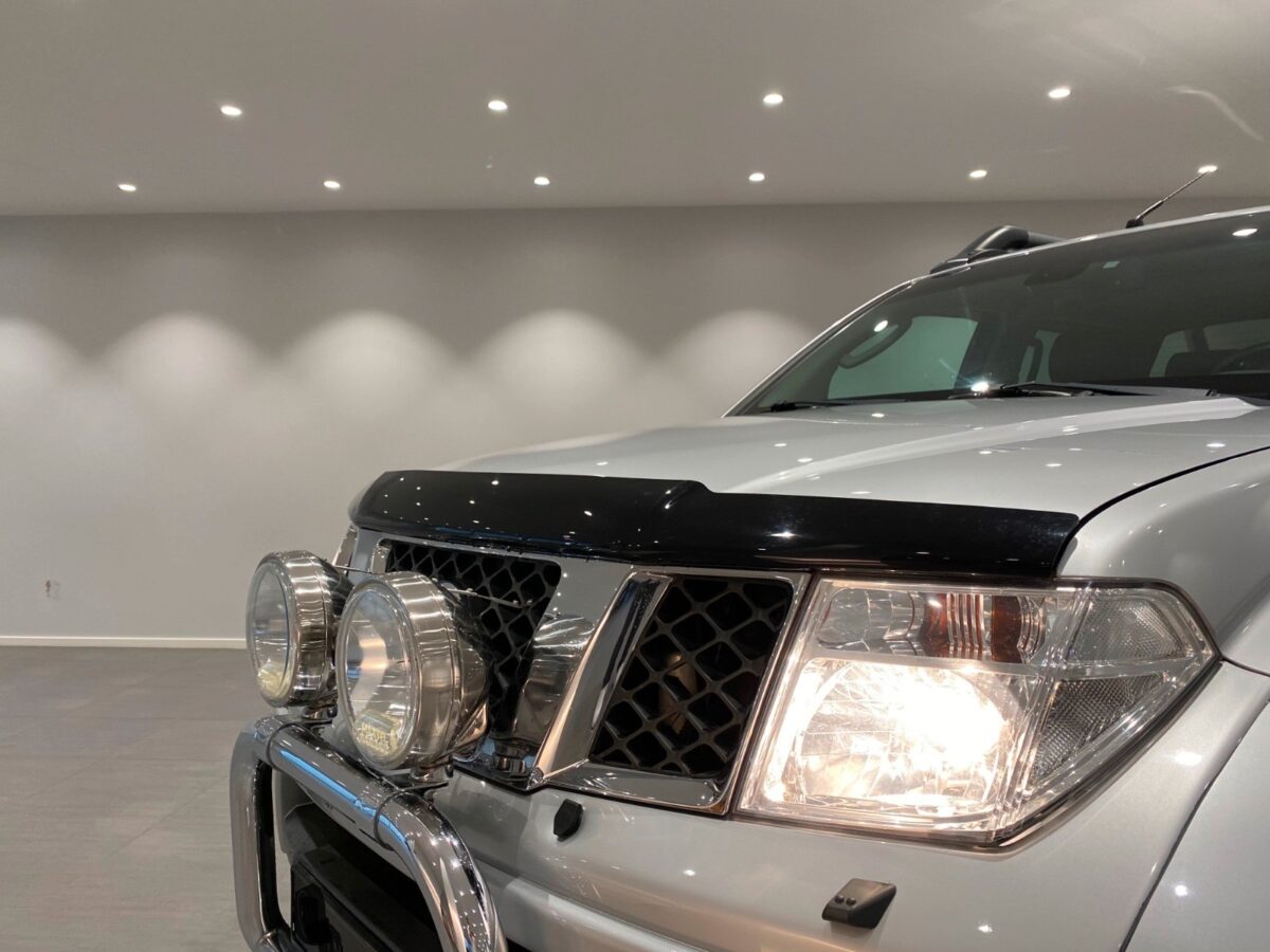 Nissan Navara 2.5DCI/ARCTICTRUCK35"/DOUBLE CABINE/CUIR/TOIT OUVRANT++ (Copie) – Image 2