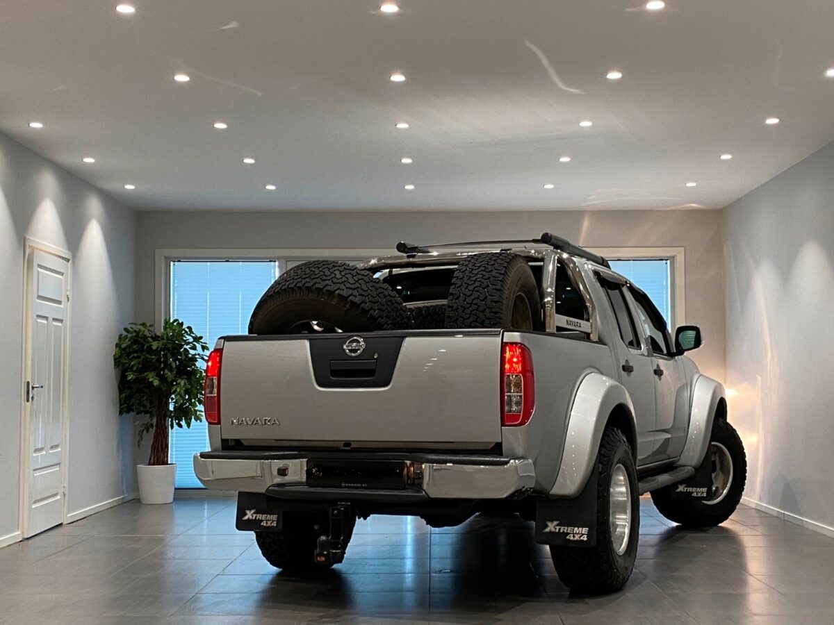 Nissan Navara 2.5DCI/ARCTICTRUCK35"/DOUBLE CABINE/CUIR/TOIT OUVRANT++ (Copie) – Image 4