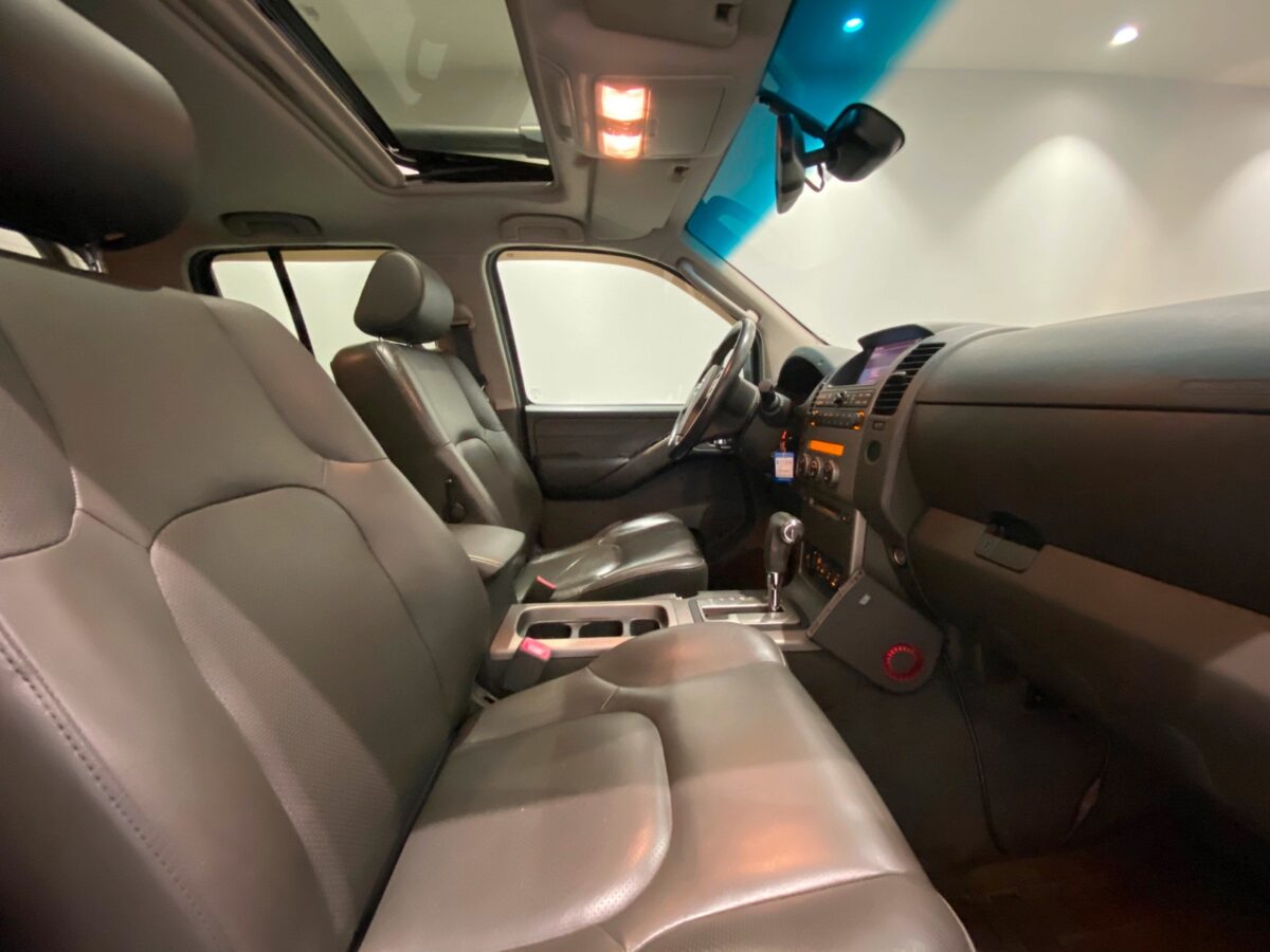 Nissan Navara 2.5DCI/ARCTICTRUCK35"/DOUBLE CABINE/CUIR/TOIT OUVRANT++ (Copie) – Image 15