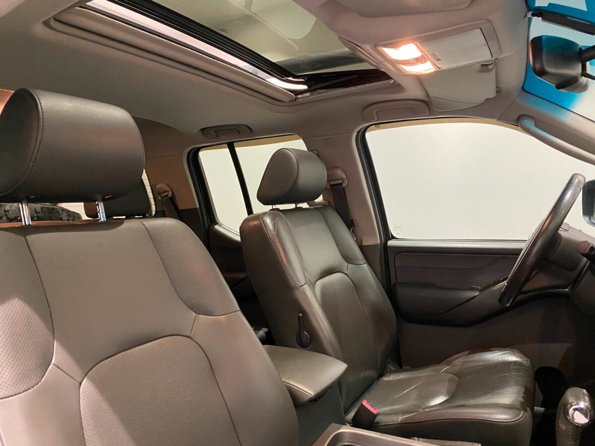 Nissan Navara 2.5DCI/ARCTICTRUCK35"/DOUBLE CABINE/CUIR/TOIT OUVRANT++ (Copie) – Image 14