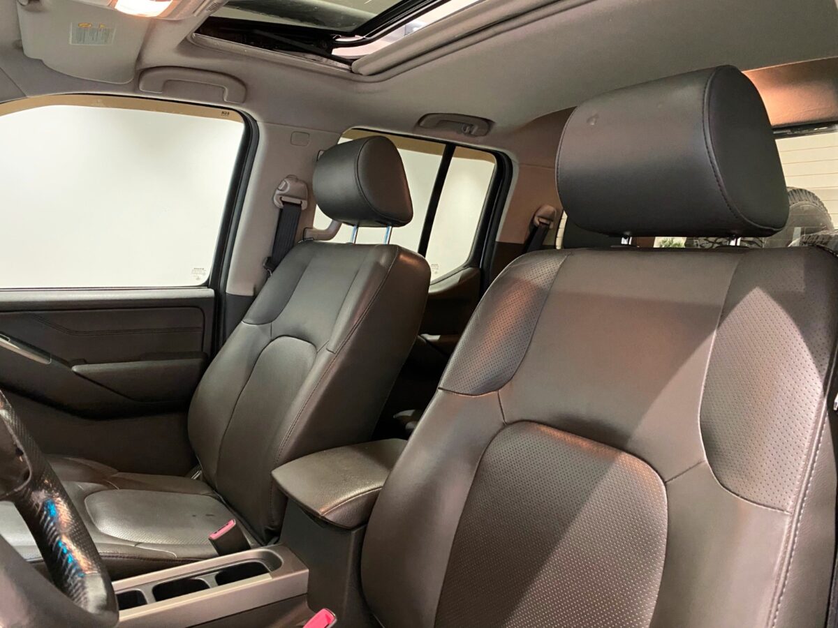 Nissan Navara 2.5DCI/ARCTICTRUCK35"/DOUBLE CABINE/CUIR/TOIT OUVRANT++ (Copie) – Image 12