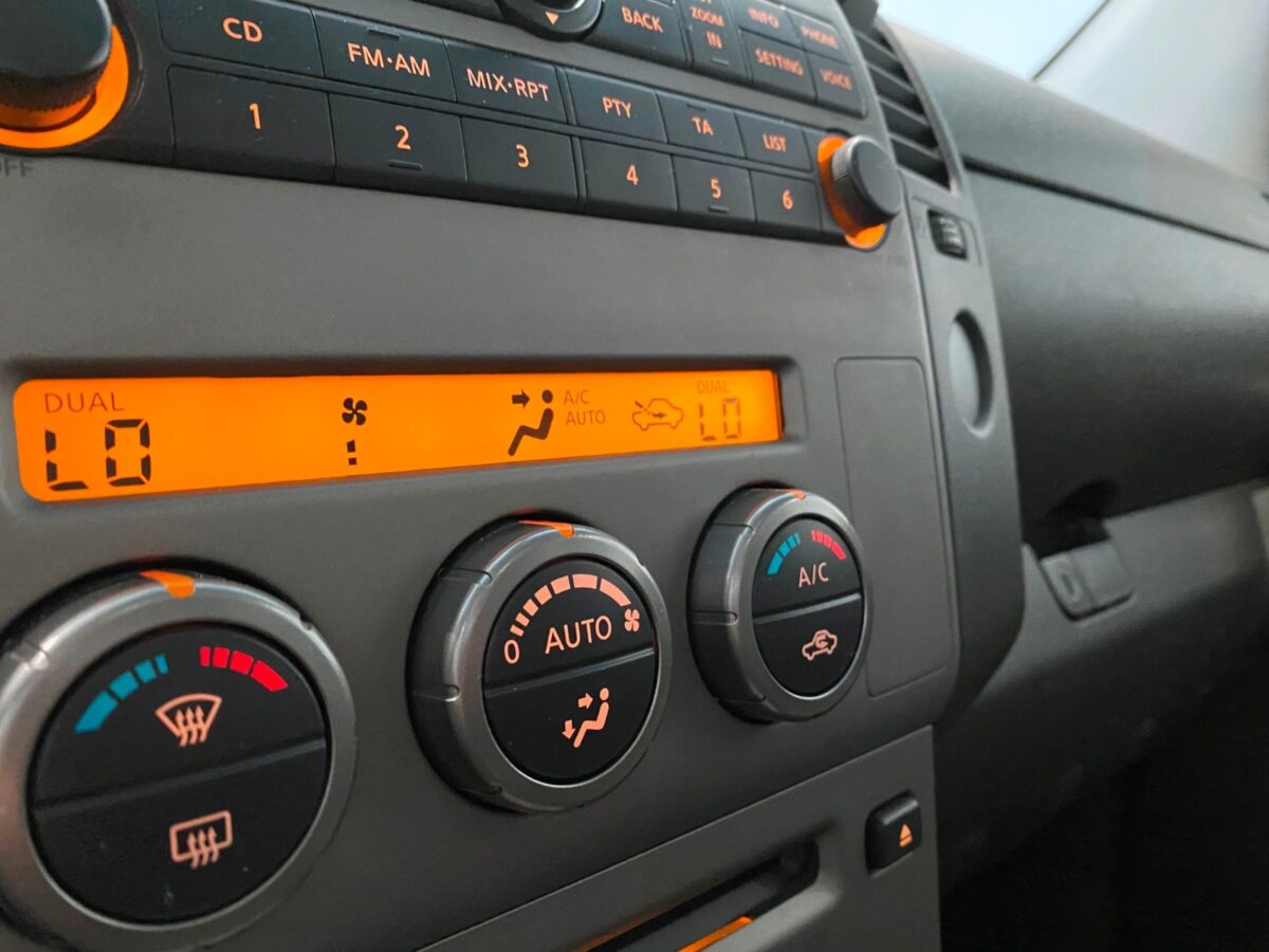 Nissan Navara 2.5DCI/ARCTICTRUCK35"/DOUBLE CABINE/CUIR/TOIT OUVRANT++ (Copie) – Image 9