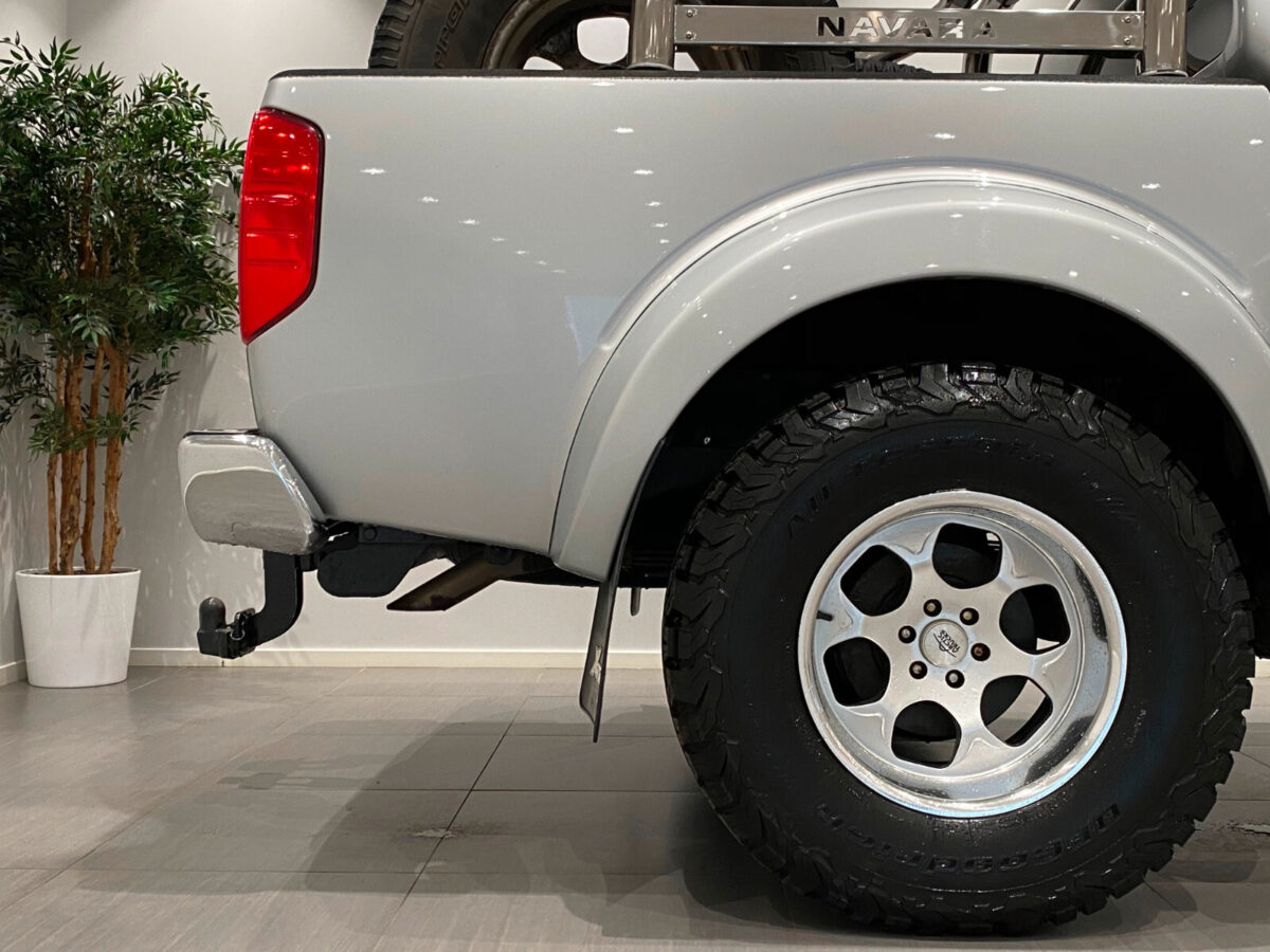 Nissan Navara 2.5DCI/ARCTICTRUCK35"/DOUBLE CABINE/CUIR/TOIT OUVRANT++ (Copie) – Image 20