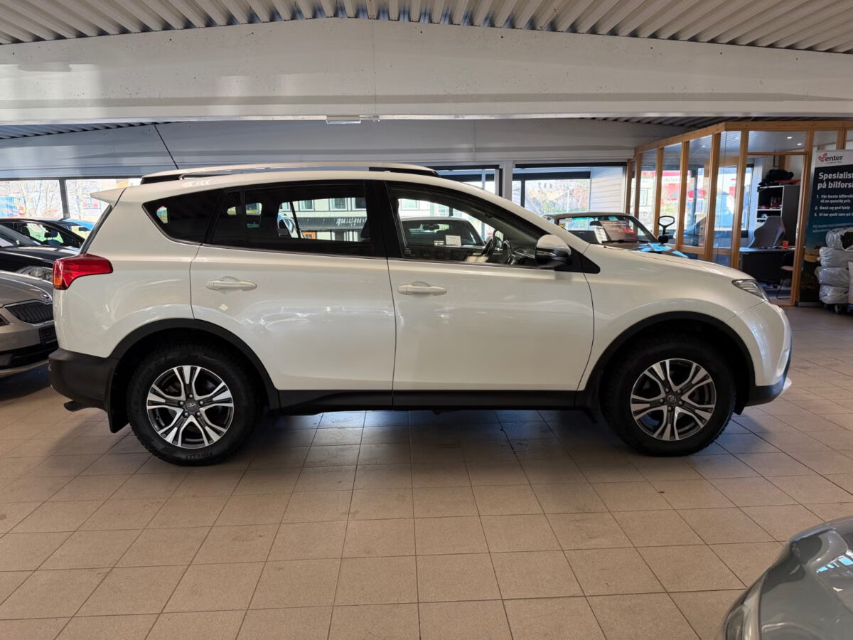 Toyota RAV 4 RAV4 124 D-4D 2WD – Image 10