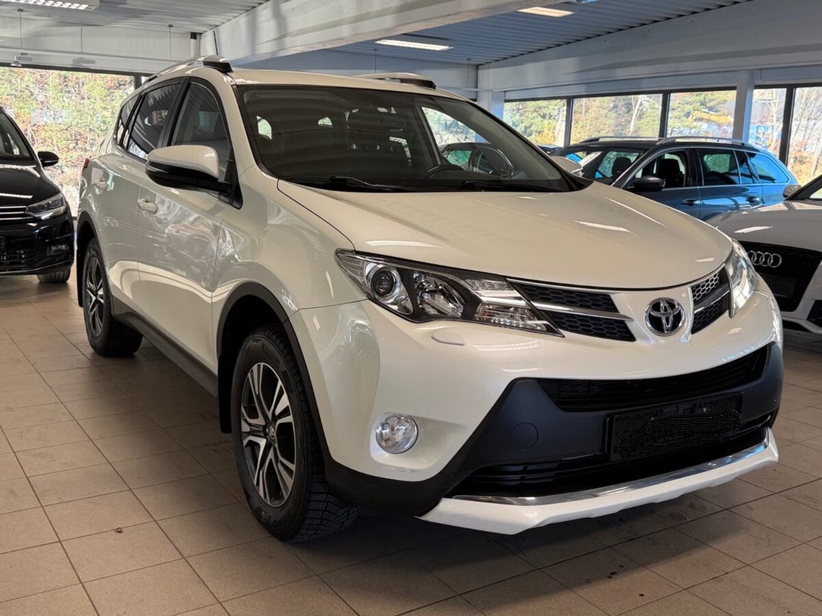 R7 Toyota RAV 4 RAV4 124 D-4D 2WD – Image 1